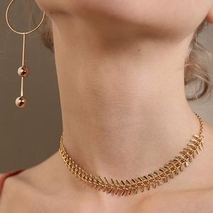 Fishbone choker necklace